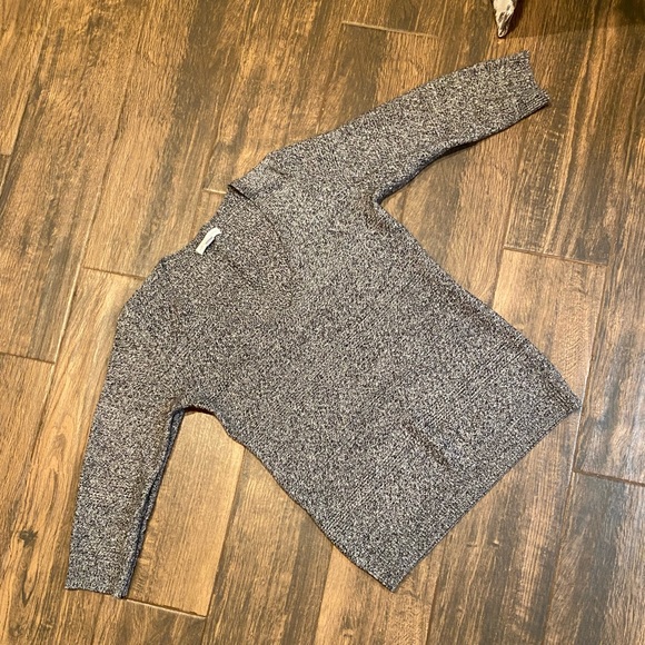 New York & Company Elbow Length V Neck Sweater Gray Black and White - Picture 1 of 7